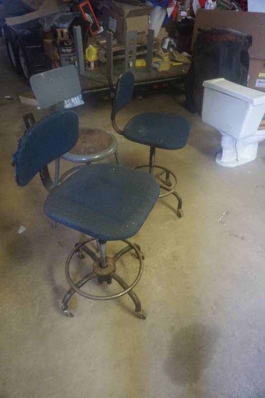 lot 113 image: Lot of 3 - Metal Framed Shop Stools, 2 Wheeled