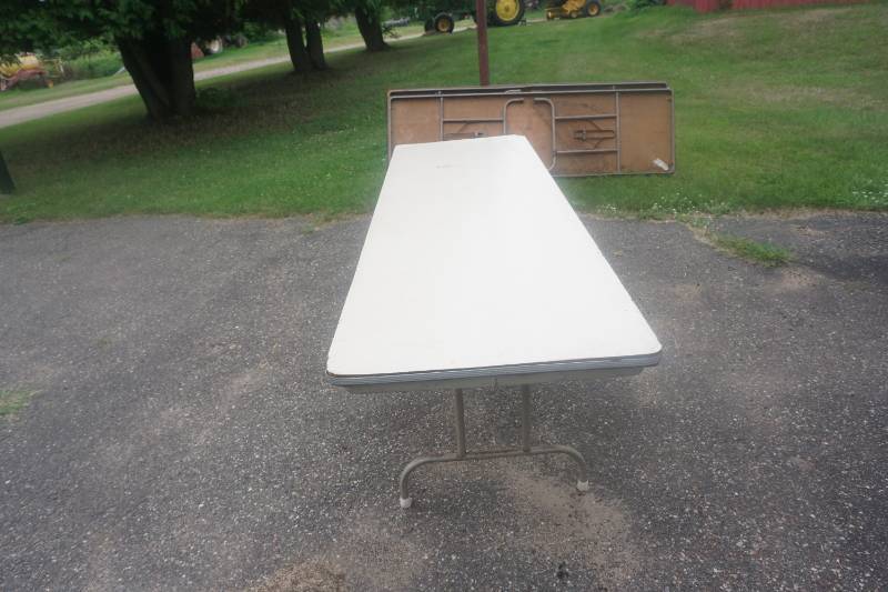 lot 25 image: 8 Metal Framed Folding Table