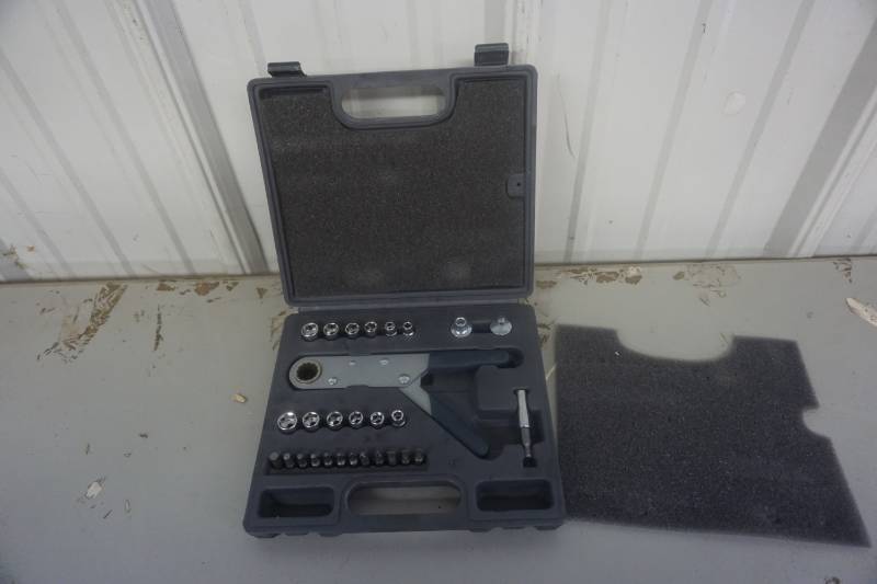 lot 20 image: Power Wrench & Driver Set With Case