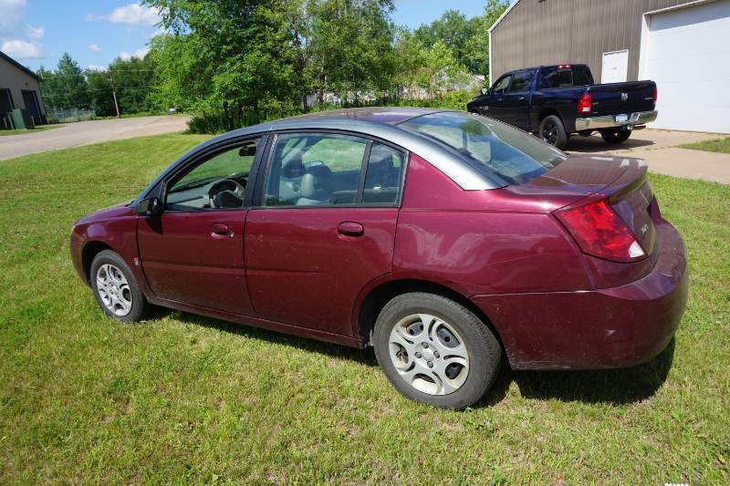 lot 4 image: 2003 Saturn ION 4 Door Coupe