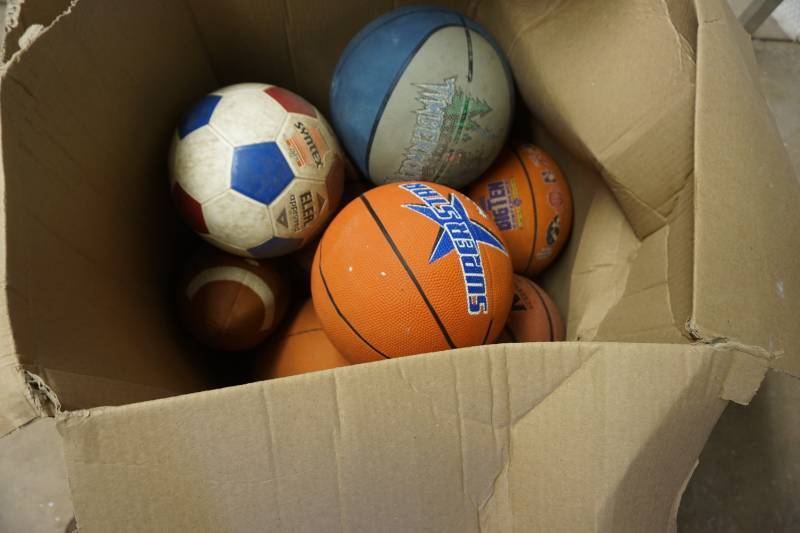 lot 136 image: Lot of Assorted Sports Balls
