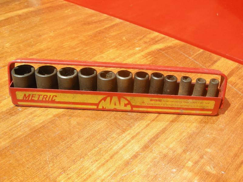lot 17 image: MAC Tools 12pc 14 dr Metric Impact Socket Set