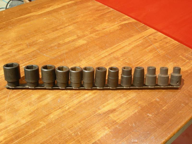 lot 20 image: MAC Tools 13pc 12 Impact Sockets