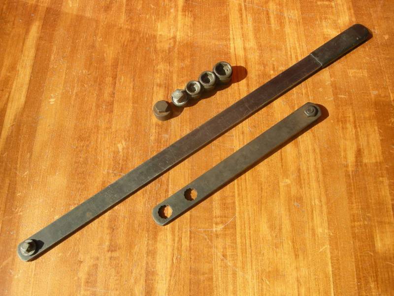 lot 27 image: Serpentine Wrench Set