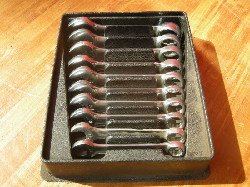 lot 33 image: Snap-On Stubby Combination Wrench Set