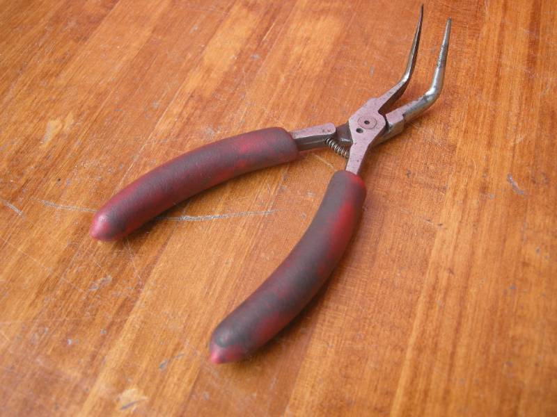 lot 50 image: Snap-On 90degree Needle Nose Pliers