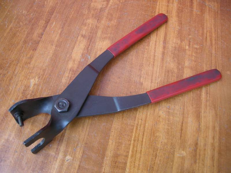 lot 52 image: Transmission Linkage Tool