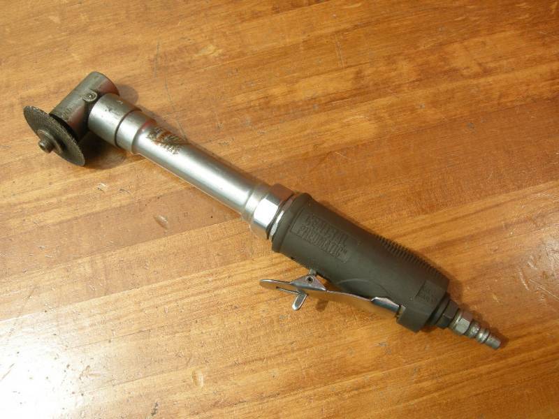 lot 79 image: Central Pneumatic Air Cut-Off Tool