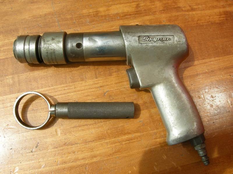 lot 81 image: Snap-On Air Impact Hammer