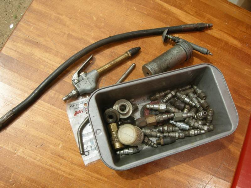 lot 83 image: Pneumatic Air Tool Accessories