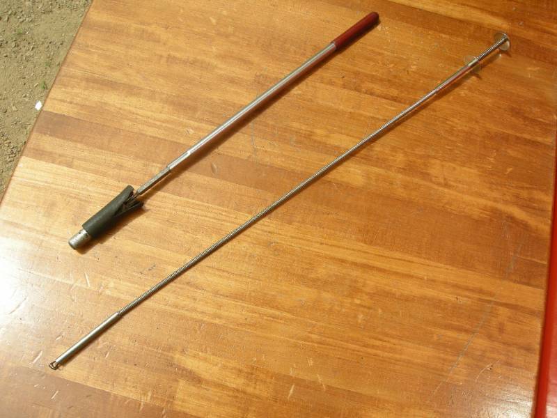 lot 84 image: Tool Magnet and Grabber
