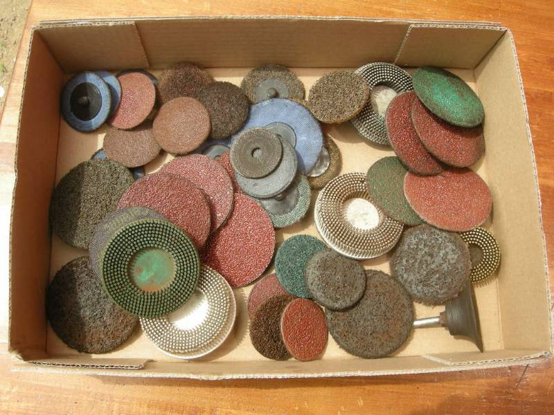 lot 85 image: Variety Abrasive Pads, Discs