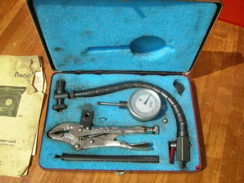 lot 91 image: Central Tool - Tire and Wheel Runout Gage
