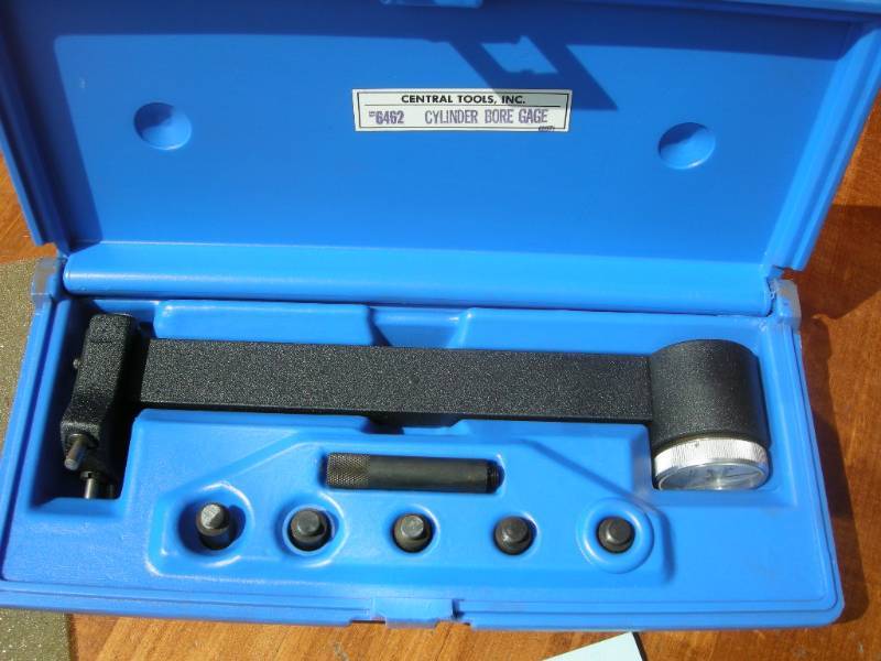 lot 92 image: Central Tool - Cylinder Bore Gage