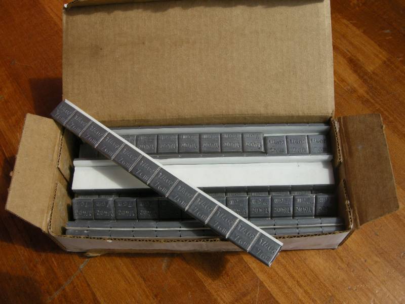 lot 104 image: QuikTab Adhesive Weights