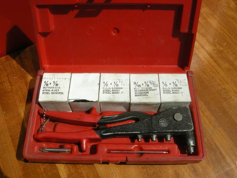 lot 107 image: MAC Tools Riveter Set