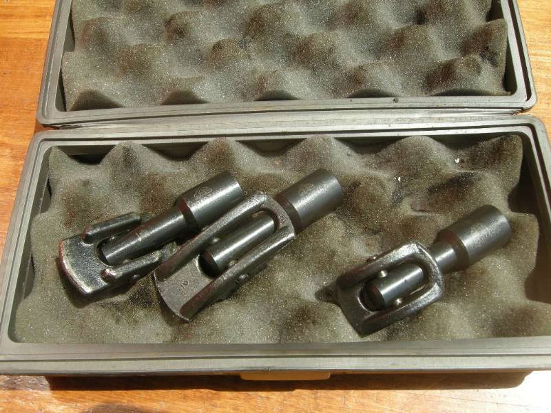 lot 110 image: MAC Bearing Remover Set