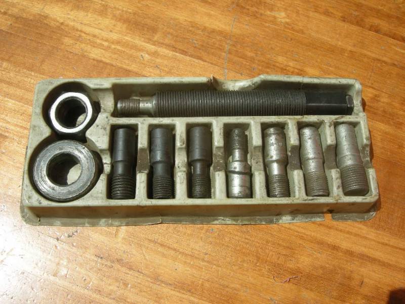 lot 125 image: MAC Tools Harmonic Balancer Installer