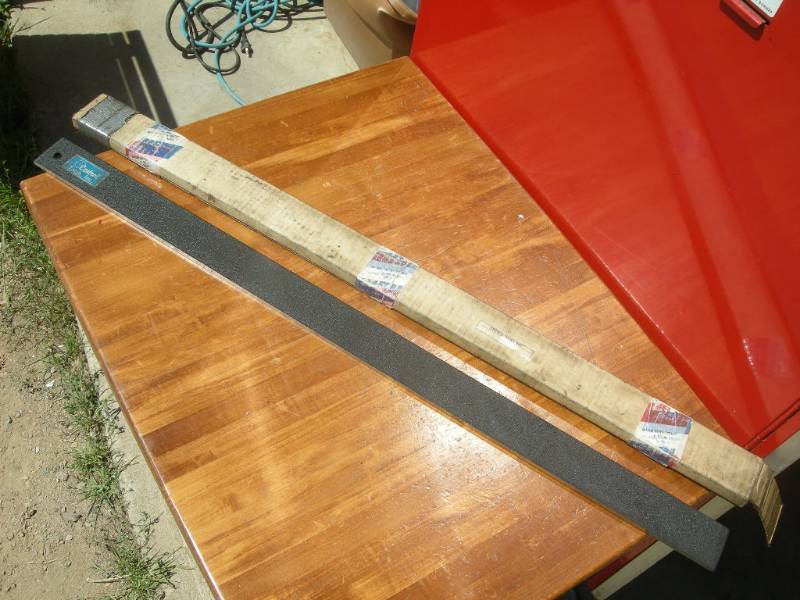 lot 127 image: Central Tools 34 Straight Edge