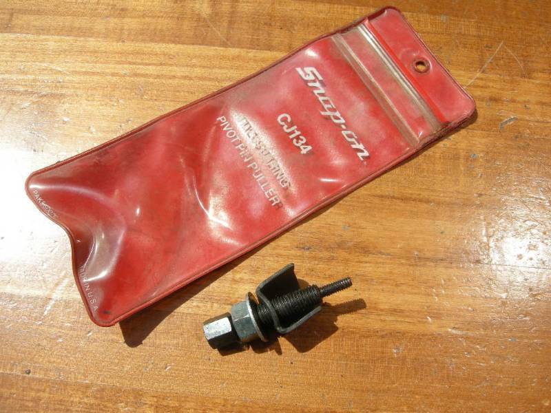 lot 128 image: Snap-On Tilt Steering Pivot Pin Puller