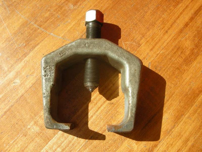lot 167 image: SK Pitman Arm Puller