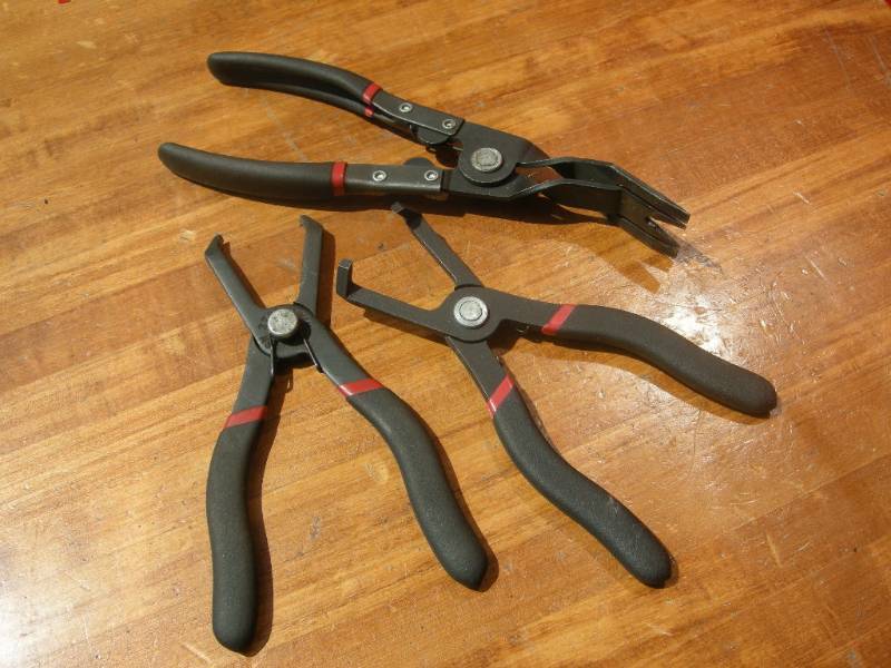 lot 180 image: Push Pin, Panel Clip Removal Pliers