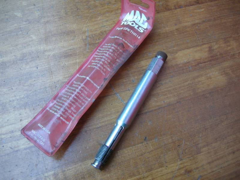 lot 219 image: MAC Tools 14mm Reverse Rethreader