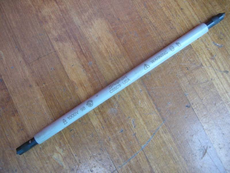 lot 222 image: Snap-On Non-Conductive Screw Starter