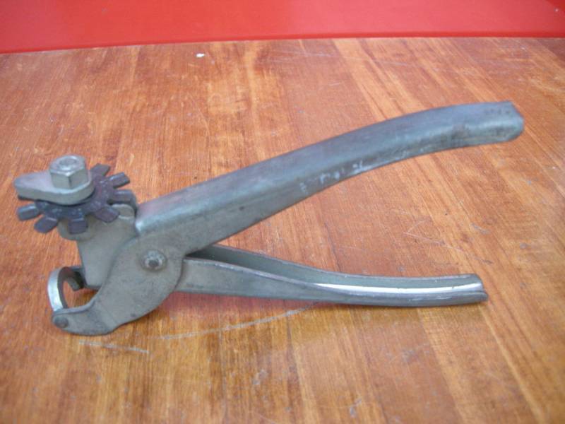 lot 225 image: Snap-On Spark Plug Gapping Tool