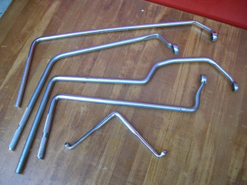 lot 227 image: Snap-On, MAC, Cornwell Distributor Wrenches
