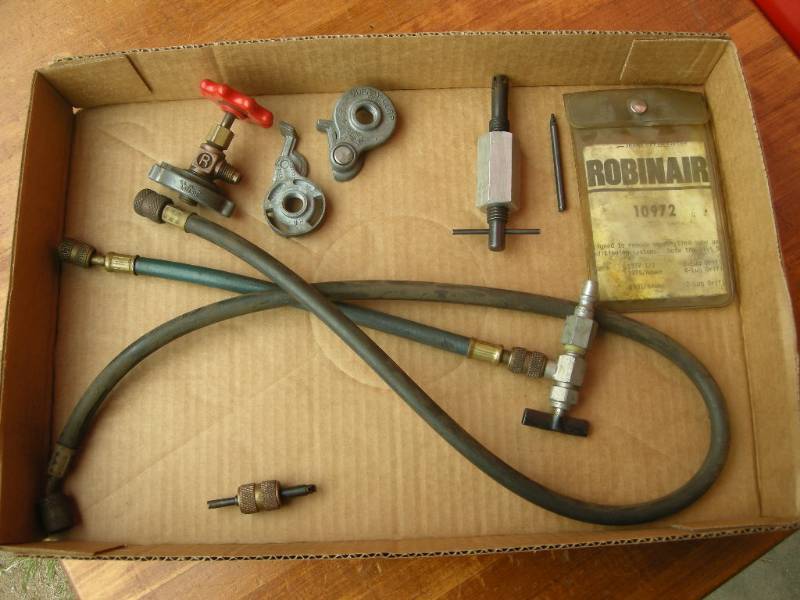 lot 235 image: Robinair, Other AC Tools