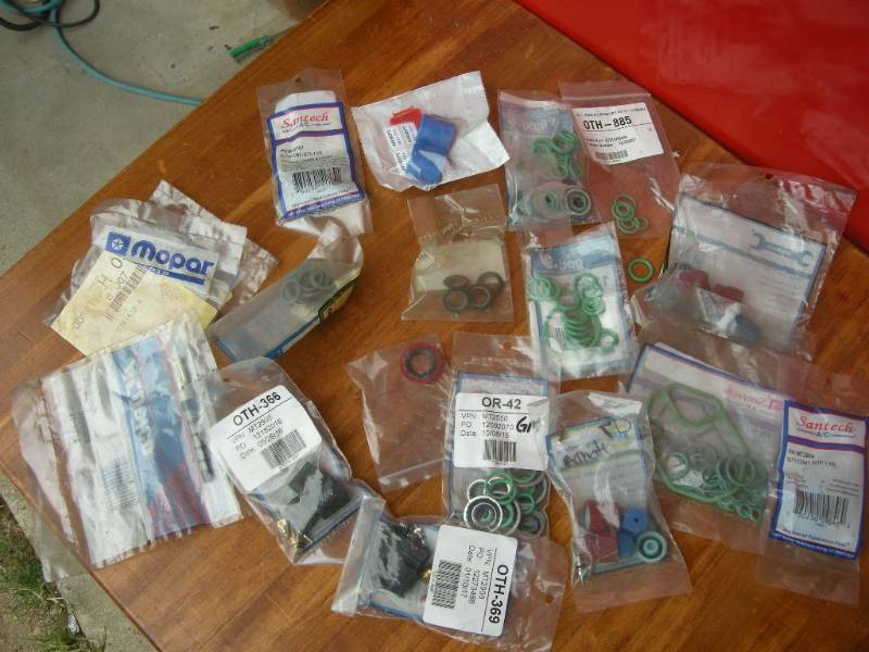 lot 236 image: Misc Automotive AC Repair Kits