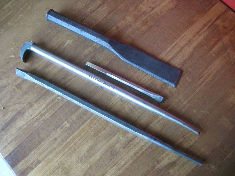 lot 266 image: Snap-On, Craftsman, Enderes Prybars and Chisels