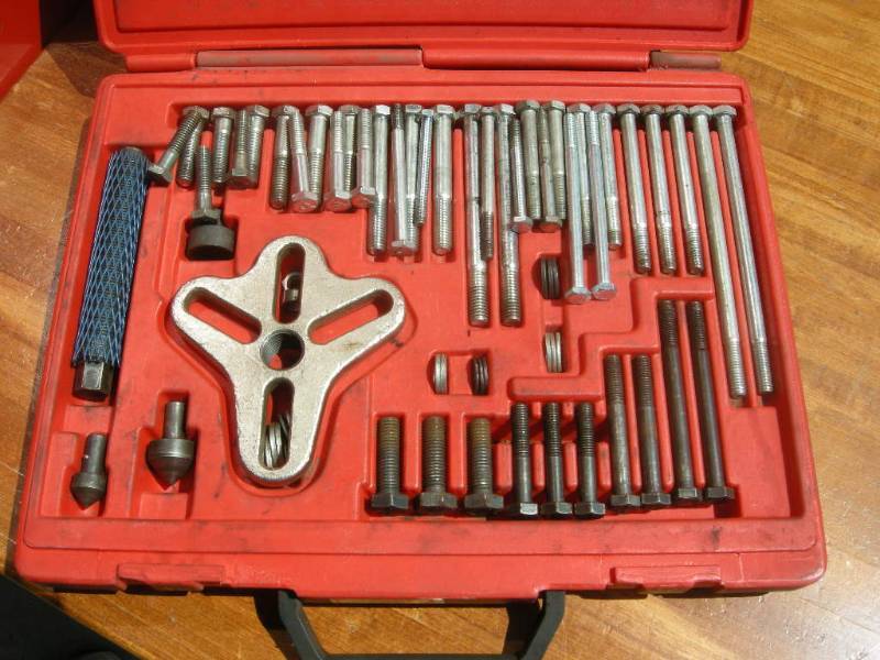 lot 306 image: Snap-On Bolt - Grip Puller Set
