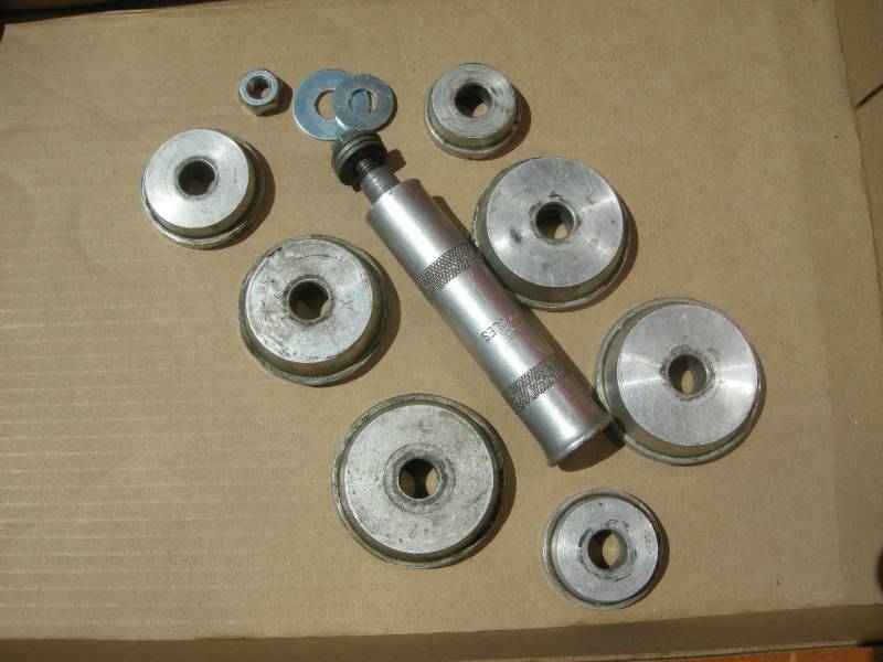 lot 318 image: Aluminum Seal Installation Set