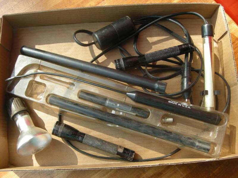 lot 329 image: Misc Lights, Flashlights