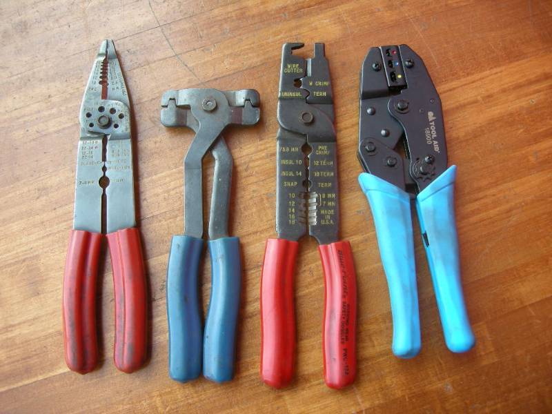 lot 337 image: Electrical, Terminal Tools