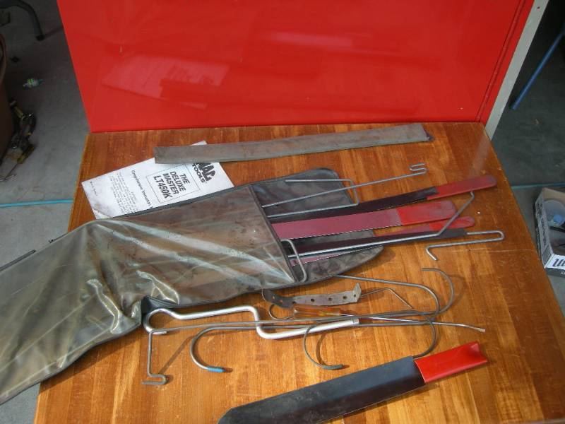 lot 338 image: MAC Tools Automotive Door Unlock Kit