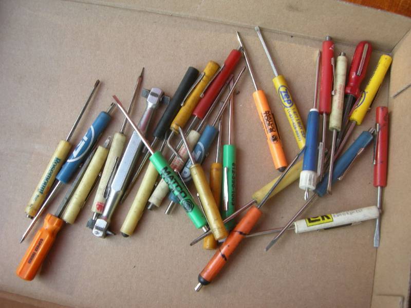 lot 339 image: Promotional Mini-screwdrivers