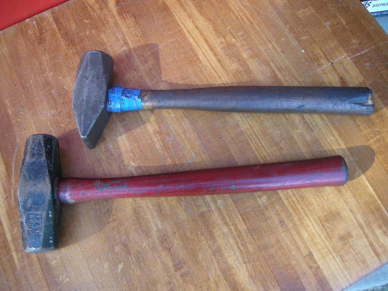 lot 344 image: 2 Sledge Hammers