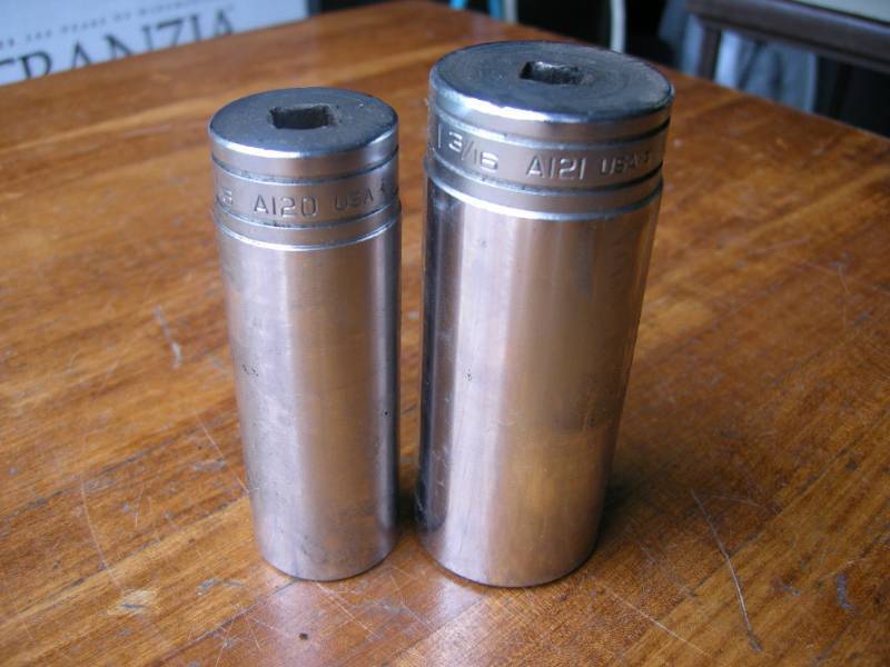 lot 374 image: 2 Snap-On Oil Pressure Sender Switch Sockets