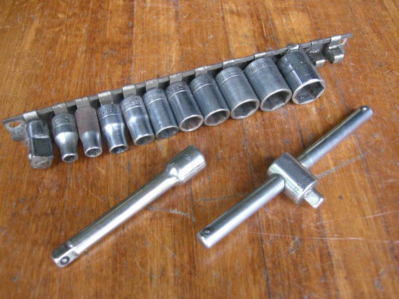 lot 376 image: Craftsman 14 dr Sockets