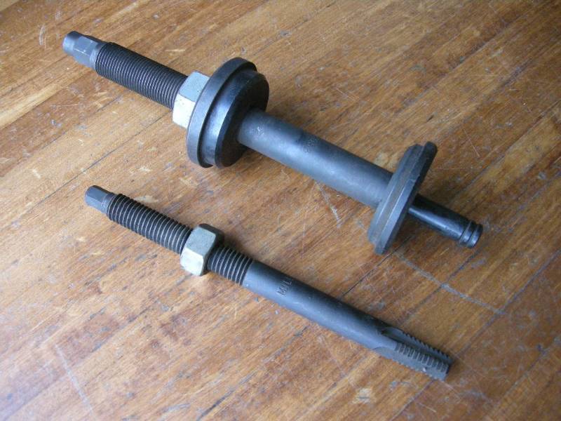 lot 132 image: Chrysler Distributor RemovalInstaller Tool