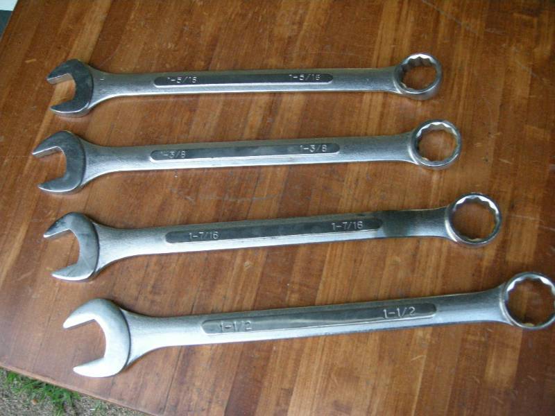 lot 393 image: 4 Large Combination Wrenches