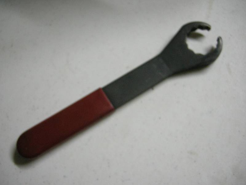 lot 403 image: GM Fuel Filter Wrench