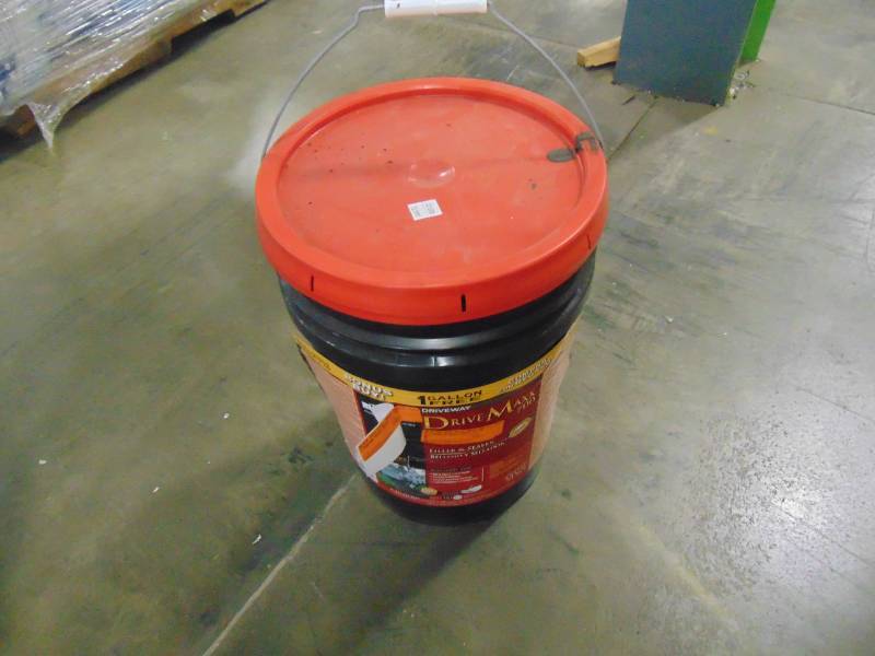 lot 118 image: BLACK JACK Drive-Maxx 700 5.8-Gallon Asphalt Sealer 6453-9-36