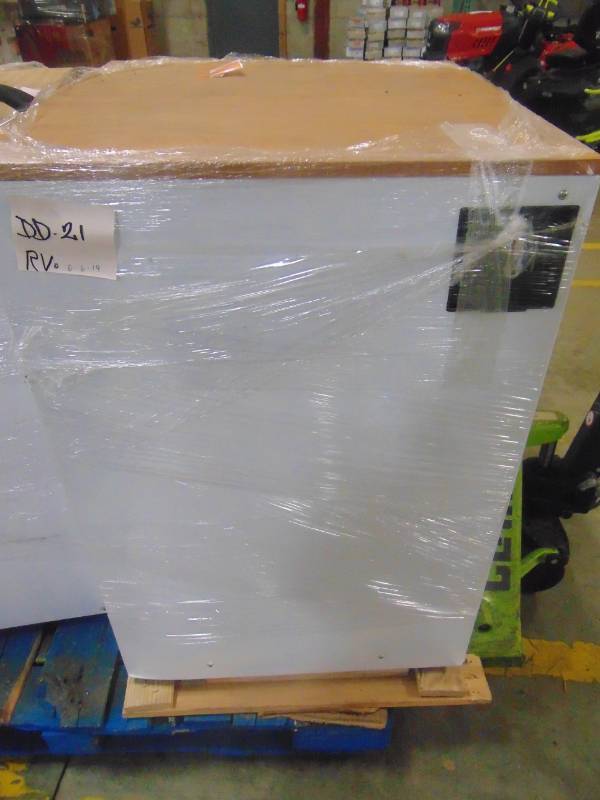 lot 146 image: GE 24.875-in 64-Decibel Black ConvertiblePortable Dishwasher GSC3500DBB