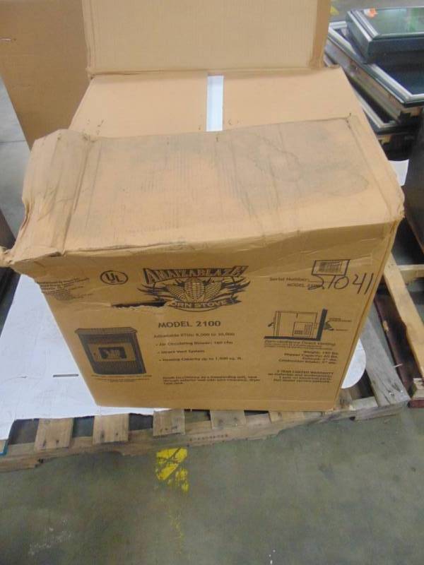lot 202 image: AMAIZABLAZE CORN STOVE - MODEL 2100 - ADJUSTABLE BTU 8,000 - 30,000 BTUS - DIRECT VENT WITH HORIZONTAL CAP 2100
