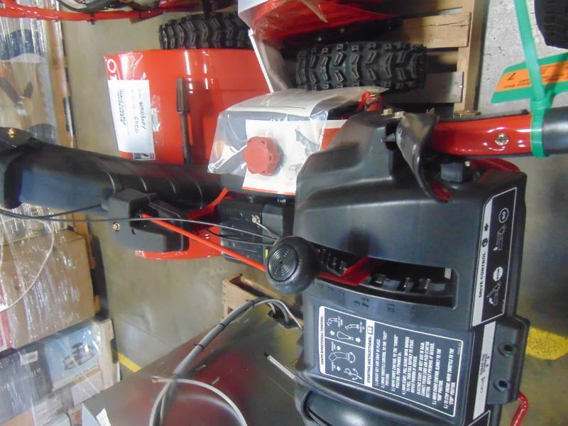 lot 204 image: Troy-bilt 26 in. 243 cc 2-Stage Gas Snow Blower with Electric Start Self Propelled and 1-Hand Operation Storm 2665