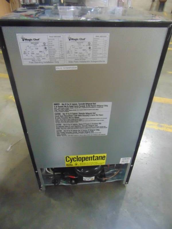 lot 208 image: Magic Chef 3.3 cu. ft. Mini Refrigerator in Stainless Look HMR330SE